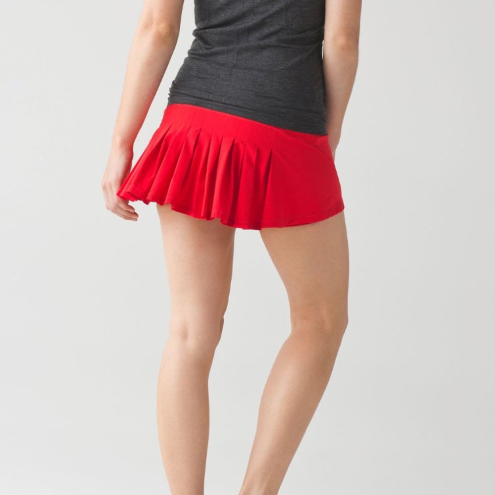 Lululemon Circuit Breaker Skirt Size 6